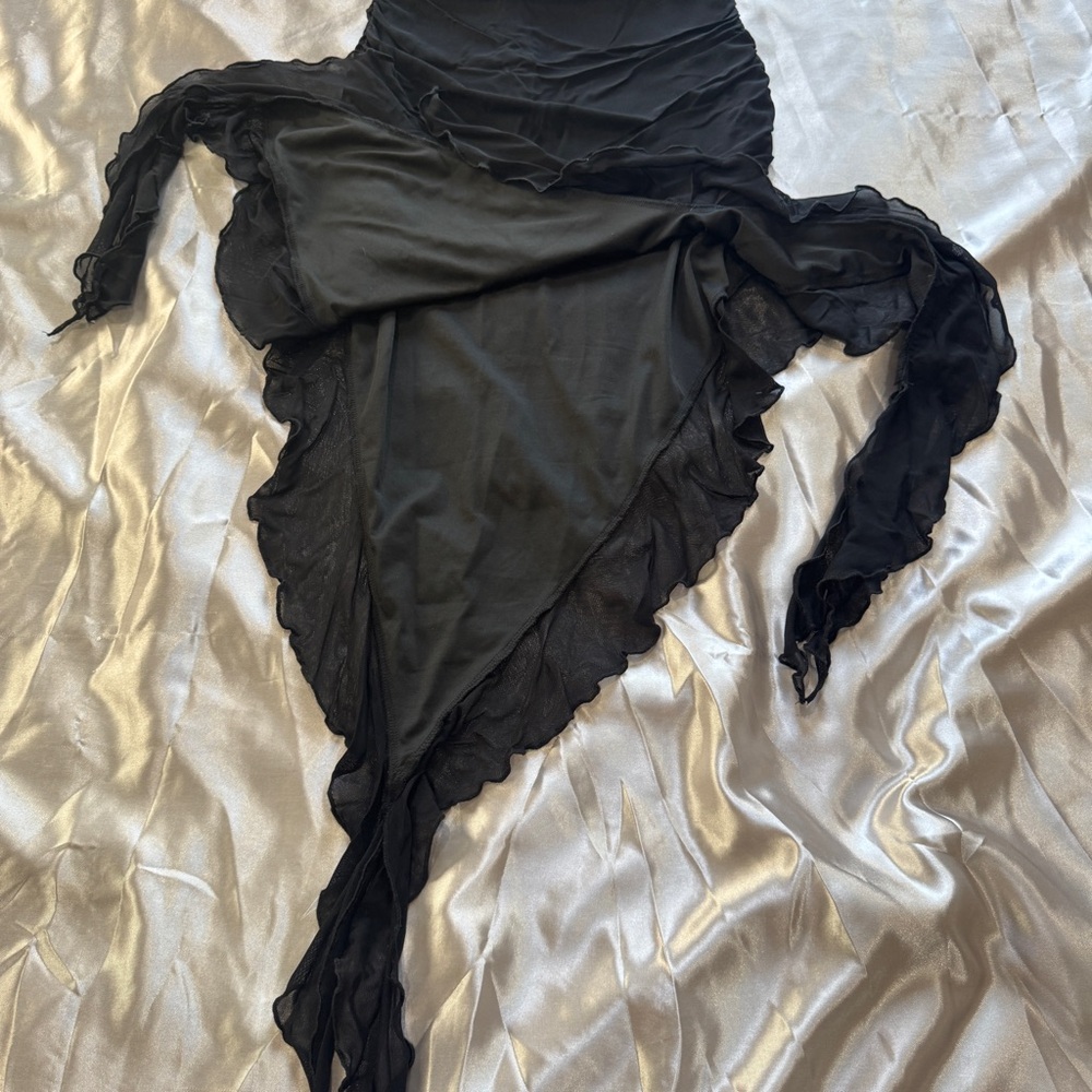 Black Irregular Ruffle Trim Dress - Picture 6 of 12